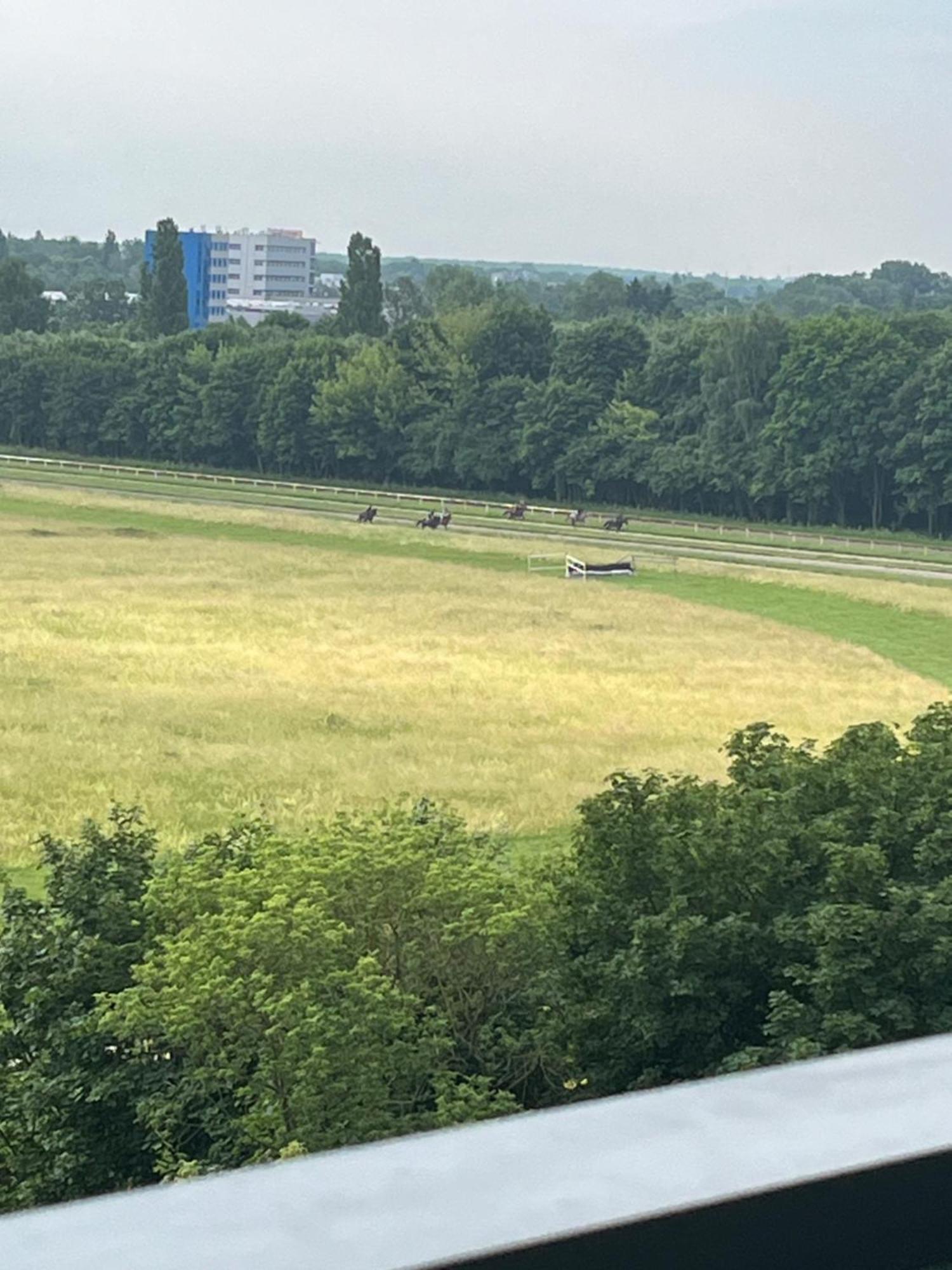 Warsaw Airport Wyscigi - City And Green View Apartment With Underground Garage Exteriör bild